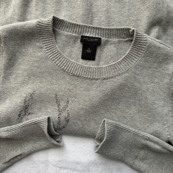 Reindeer Gray Sweatshirt Crew Neck Pullover, EUC - Picture 8 of 16